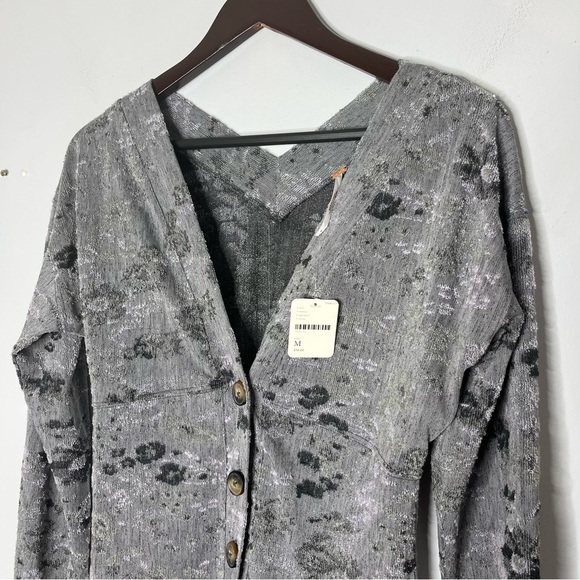 Free People NEW Size Medium Caroline Cropped Cardigan Carbon - Picture 7 of 7